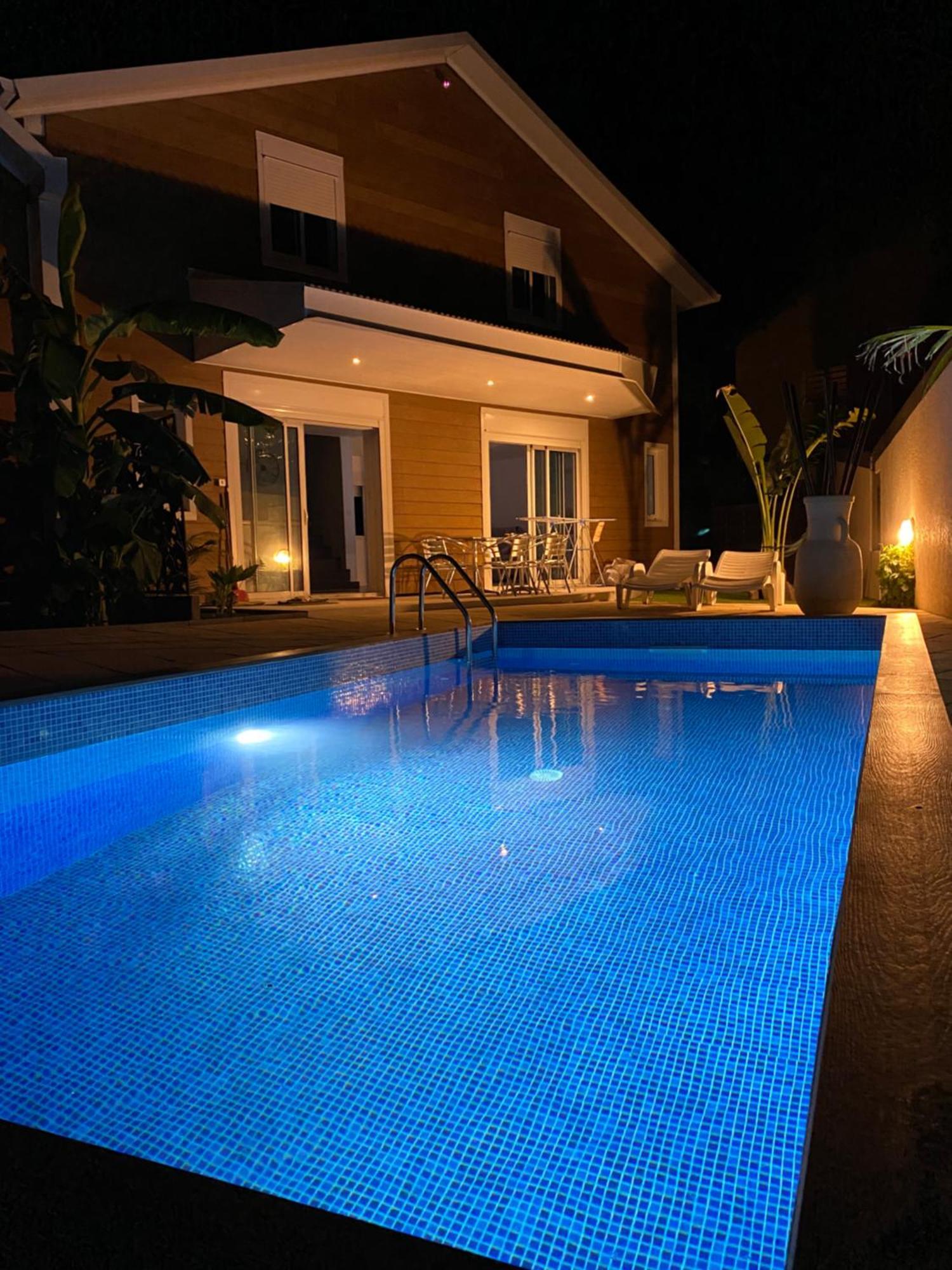 Villa Soleil L'Etang-Sale Exterior photo